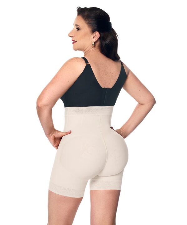 SHORT BEIGE TIRO ALTO (O-070)